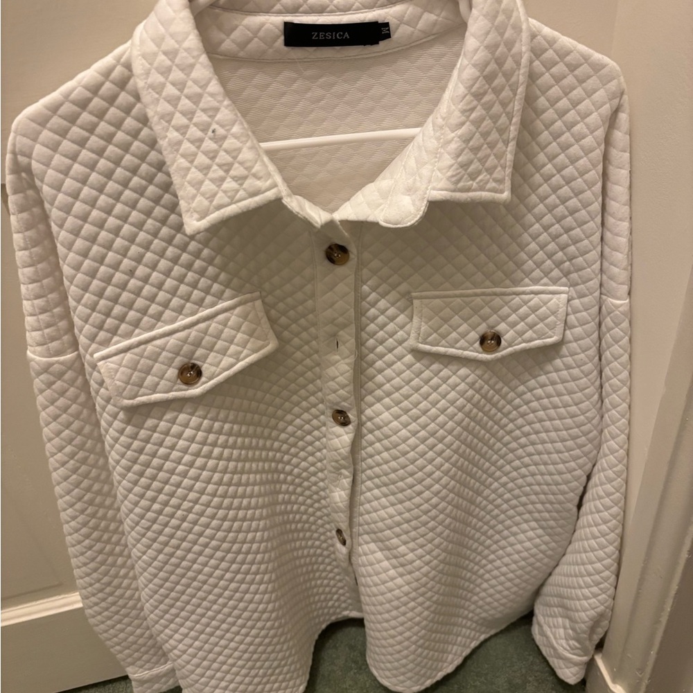 ZESICA White Quilted Button-Up Shirt